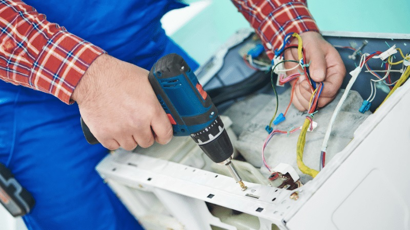 Sapanca Electrolux Electrolux çamaşır makinesi kart tamiri – Su almama arızası orijinal parça ile giderildi. - Teknik servis örneği
